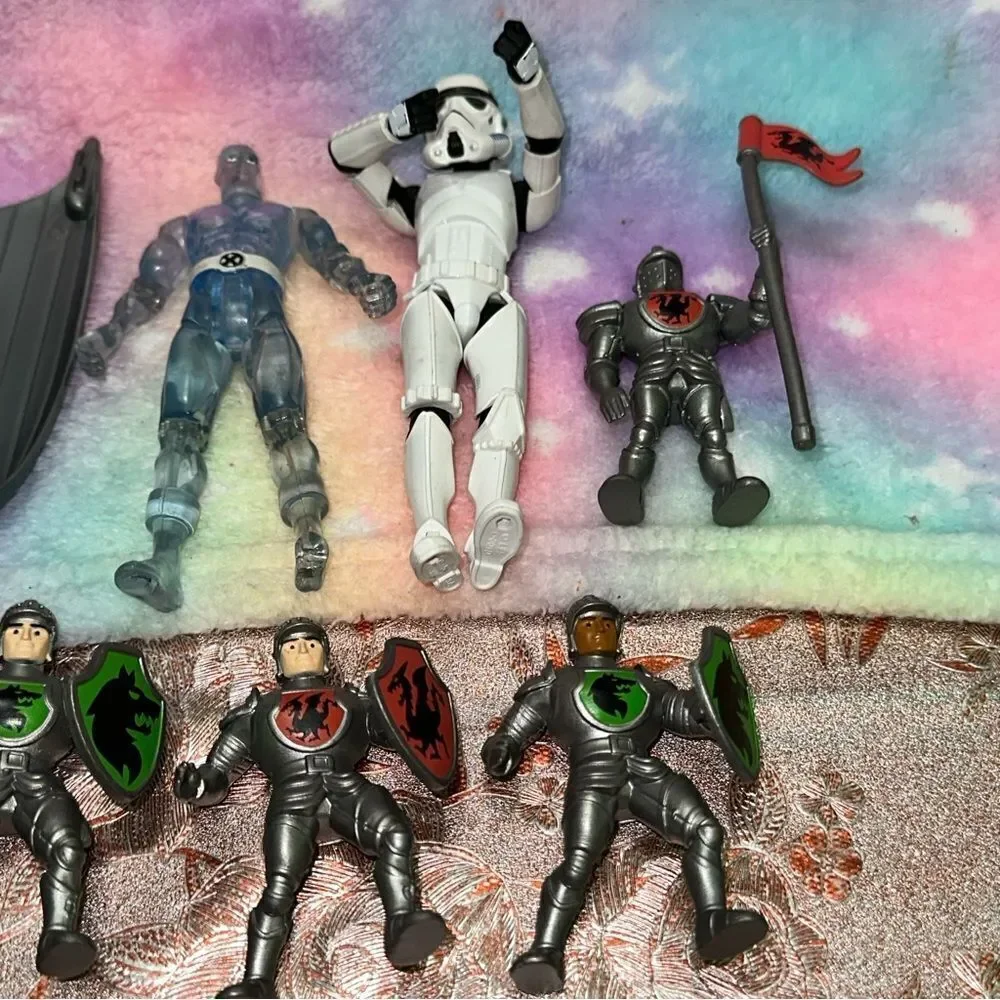 Avangers action figures lot